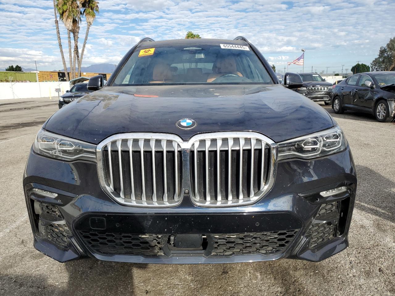 2022 BMW X7