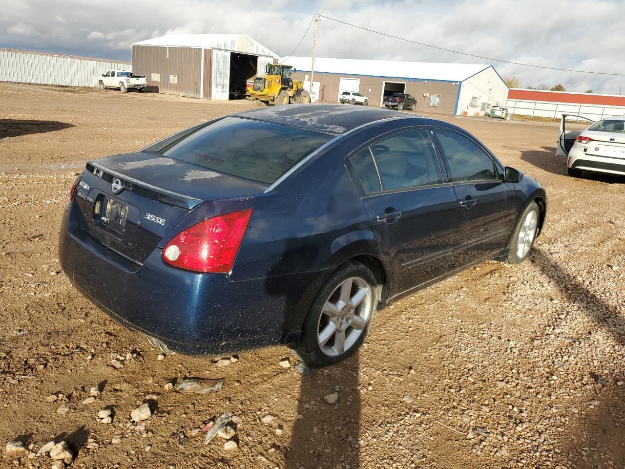 2005 NISSAN Maxima