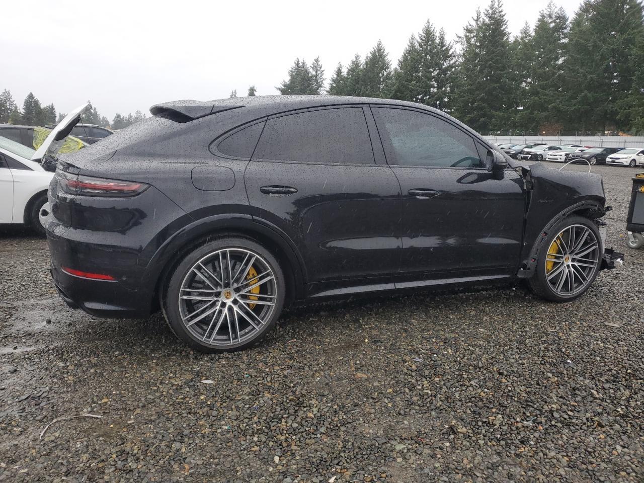 2022 PORSCHE CAYENNE