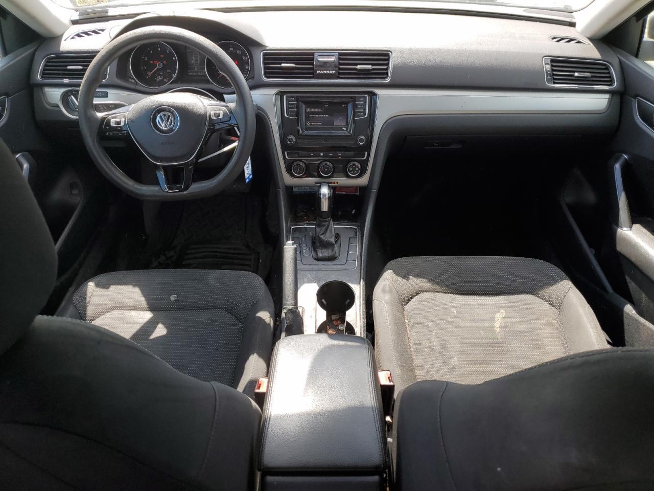 2018 VOLKSWAGEN Passat