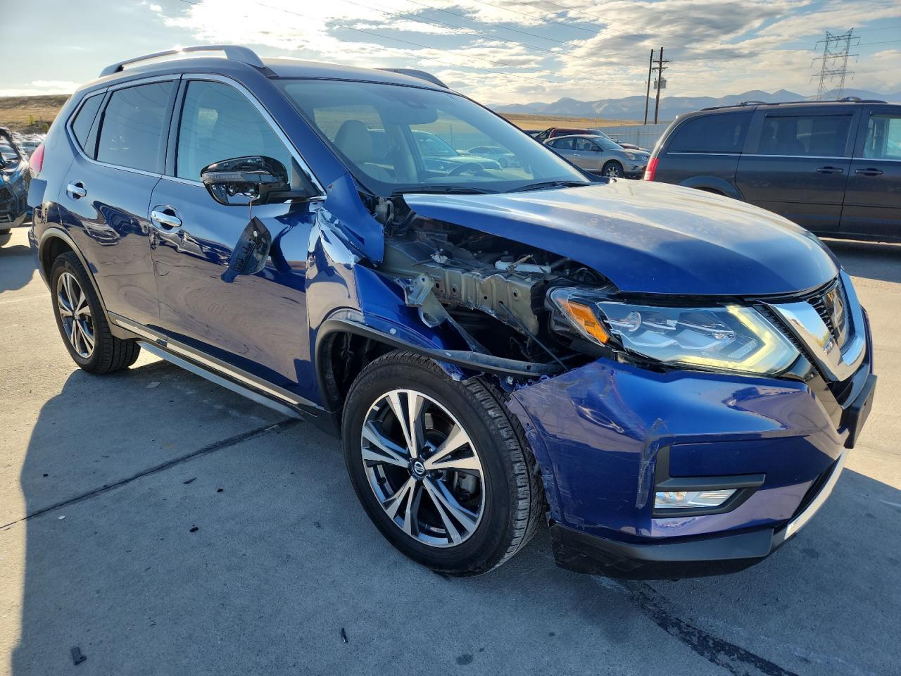 2017 NISSAN ROGUE