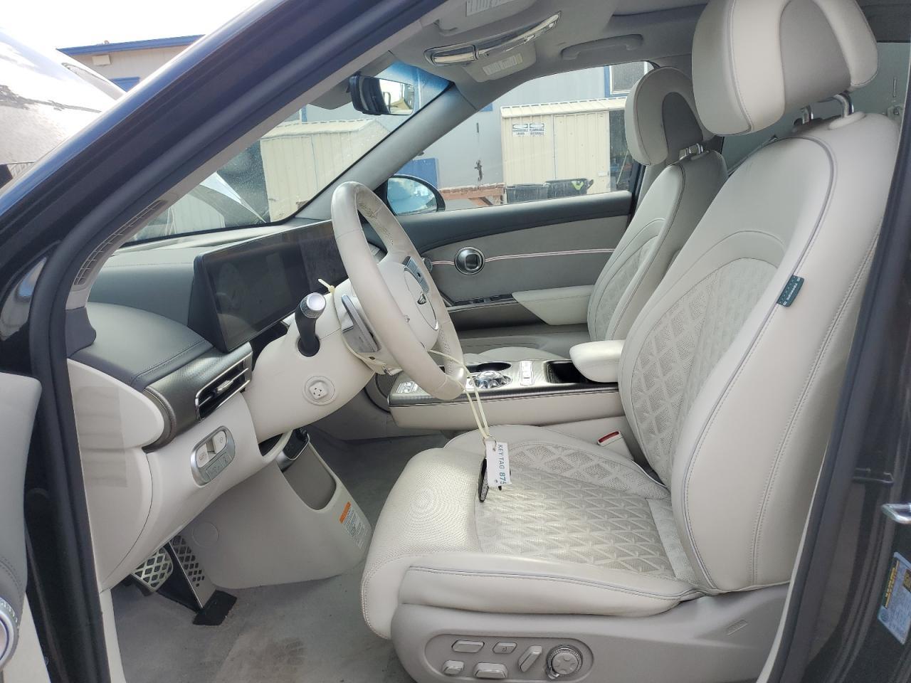 2024 GENESIS GV60