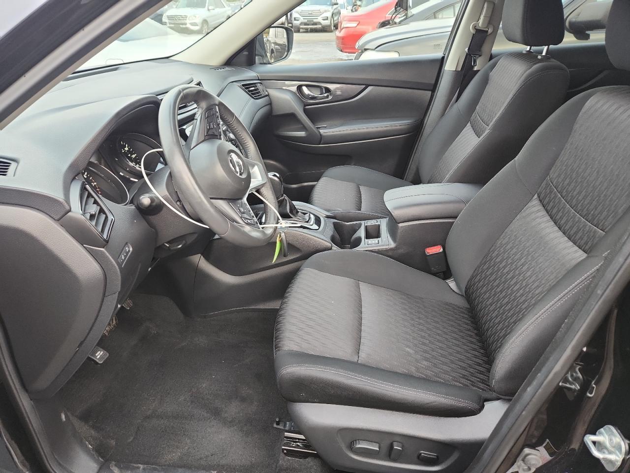 2017 NISSAN ROGUE
