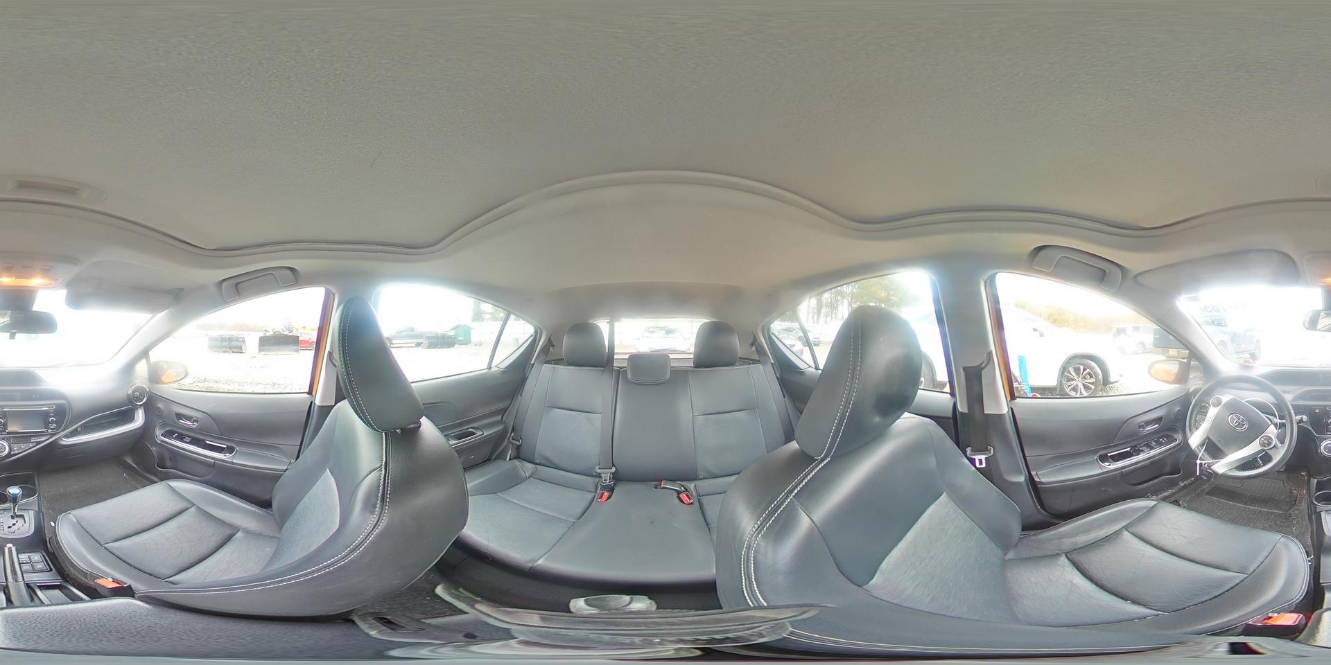 2017 TOYOTA Prius c