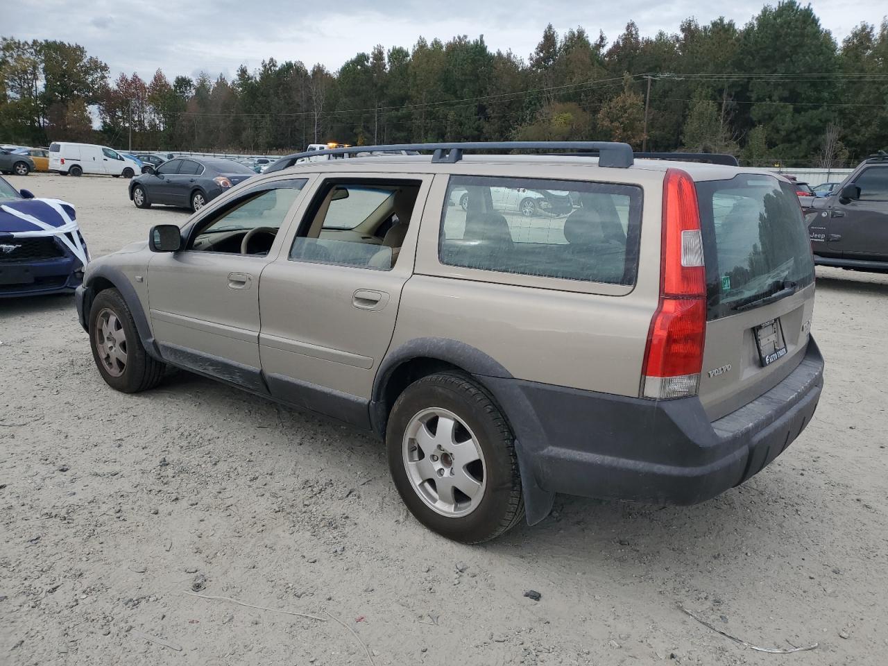 2002 VOLVO V70