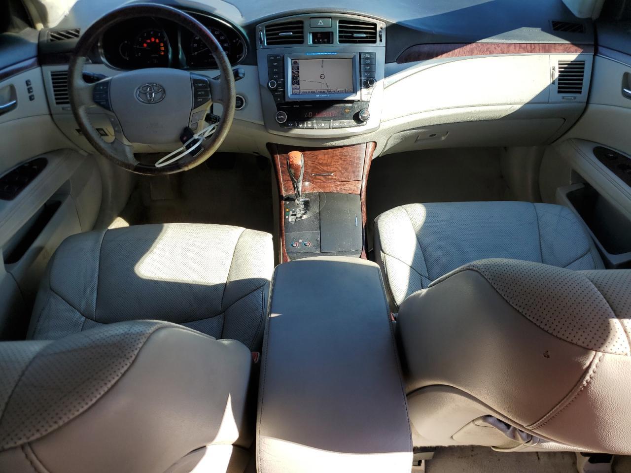 2011 TOYOTA Avalon