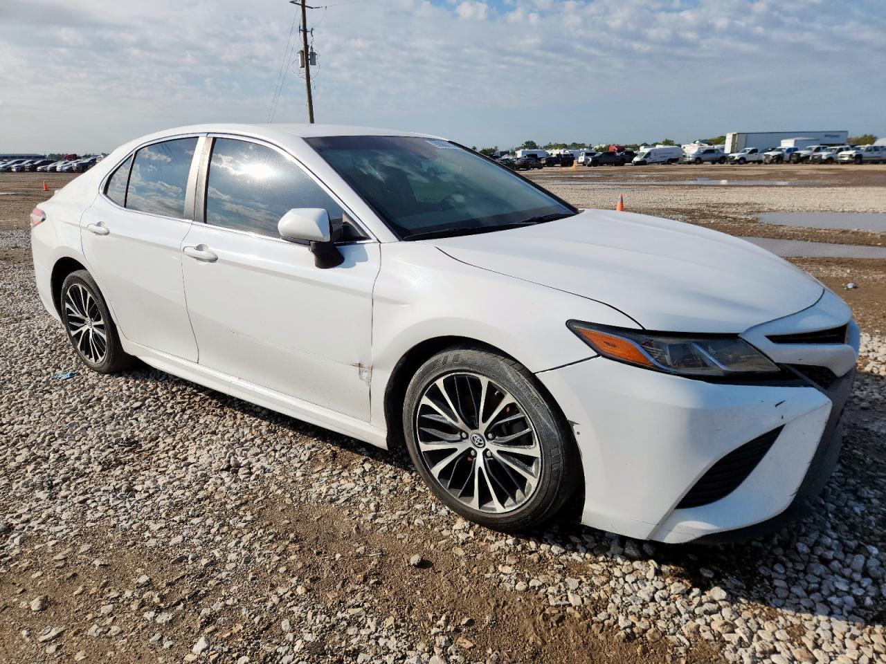 2018 TOYOTA CAMRY