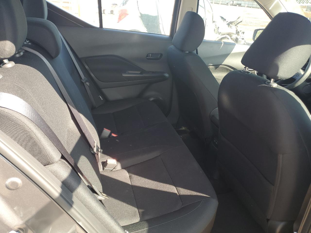 2024 NISSAN KICKS