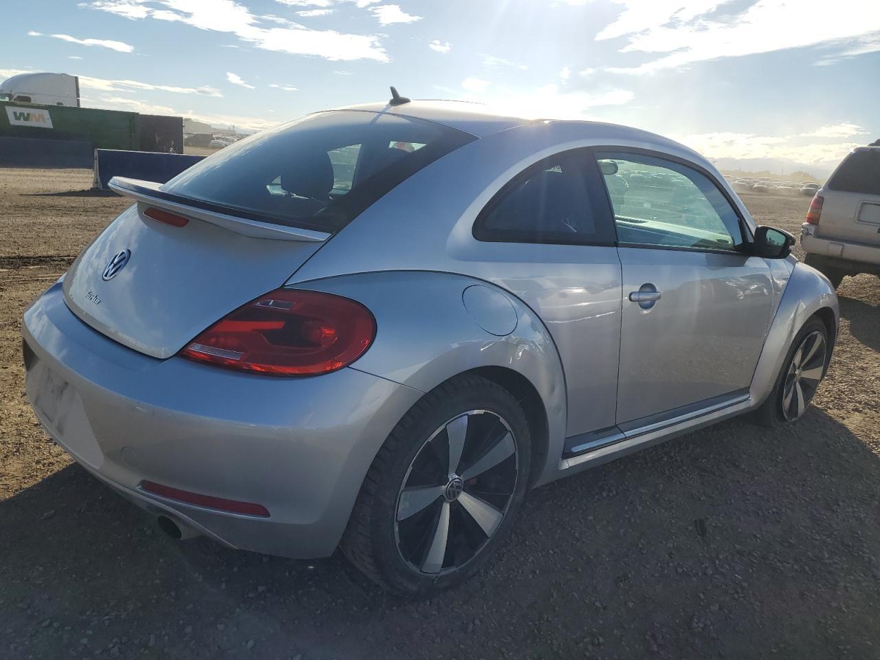 2012 VOLKSWAGEN Beetle