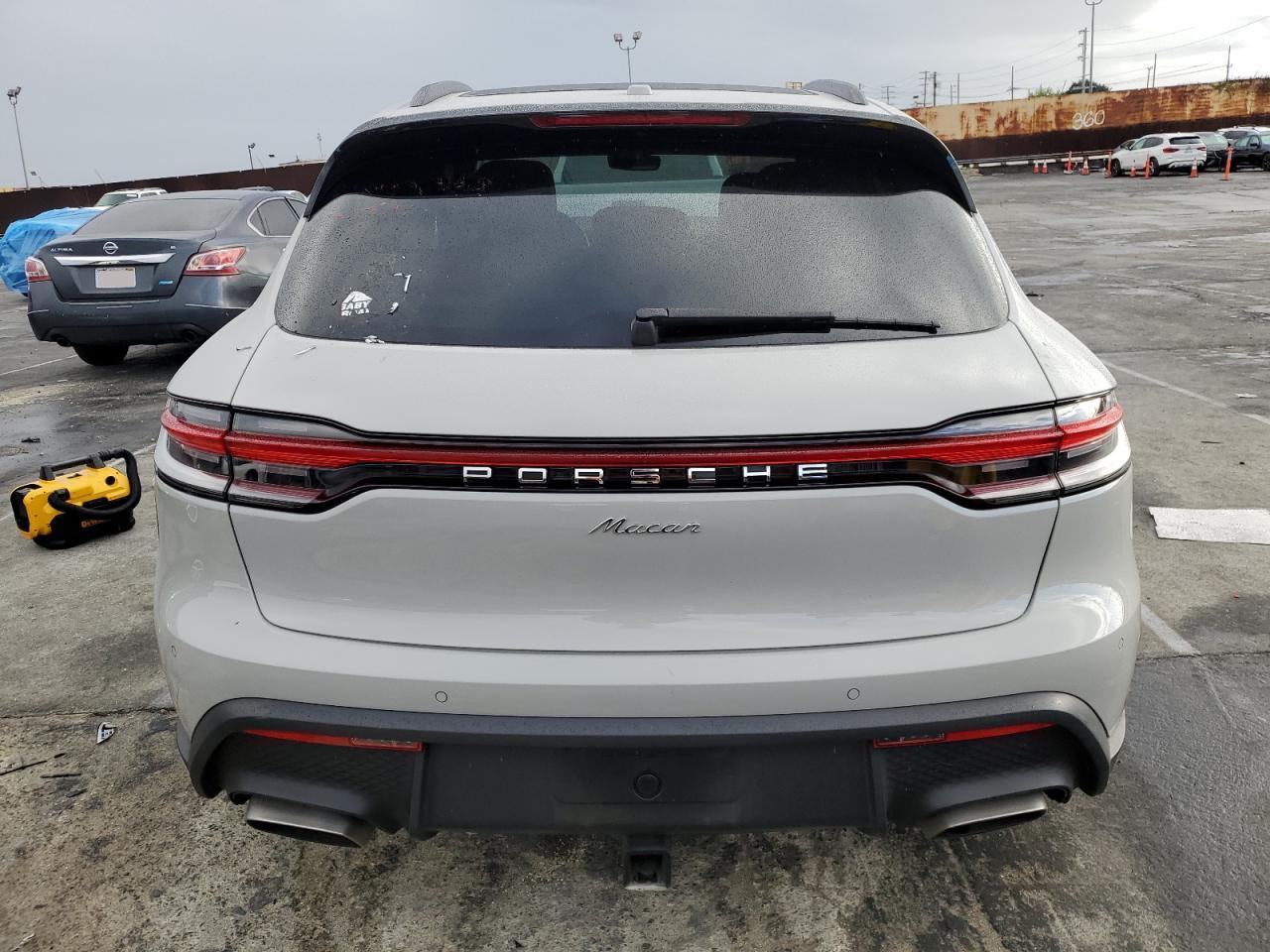 2023 PORSCHE Macan