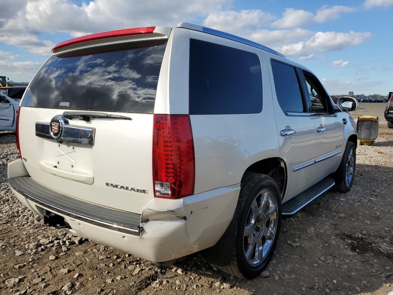 2010 CADILLAC ESCALADE