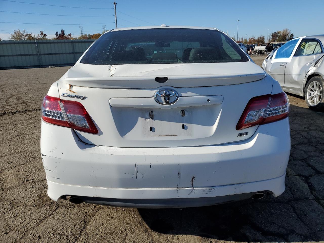 2011 TOYOTA CAMRY
