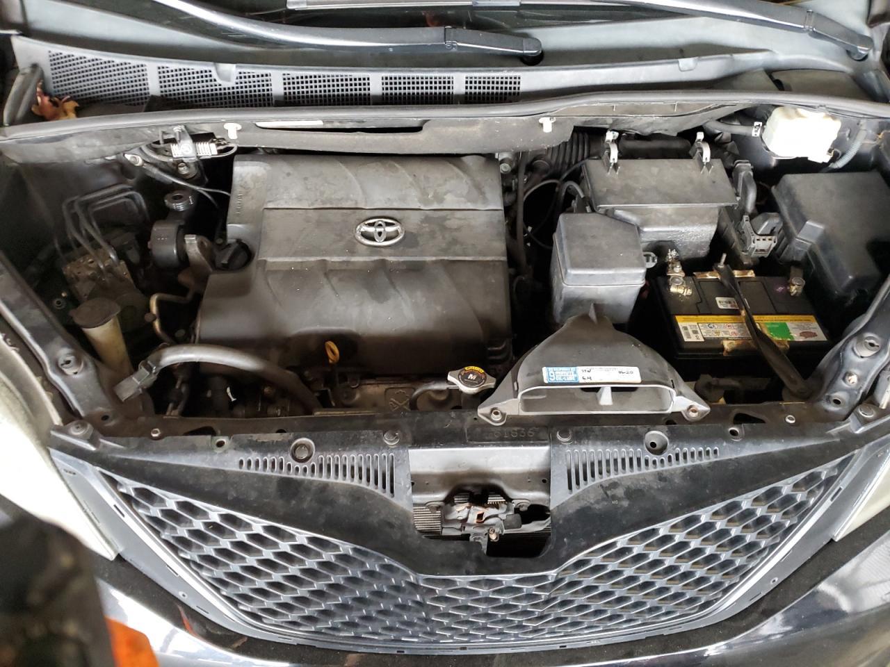 2015 TOYOTA SIENNA