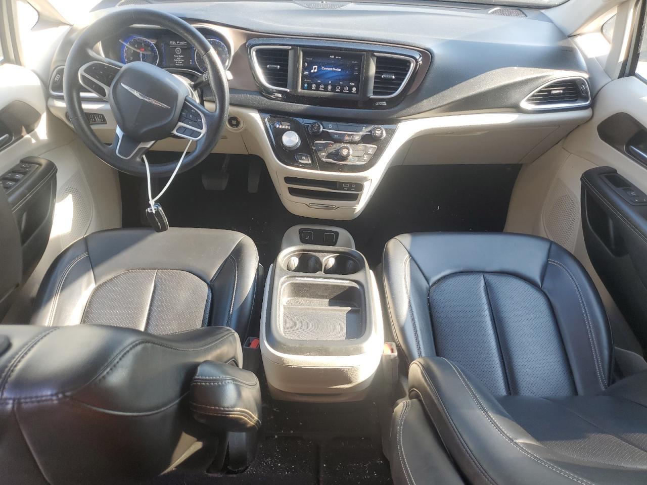 2020 CHRYSLER Voyager
