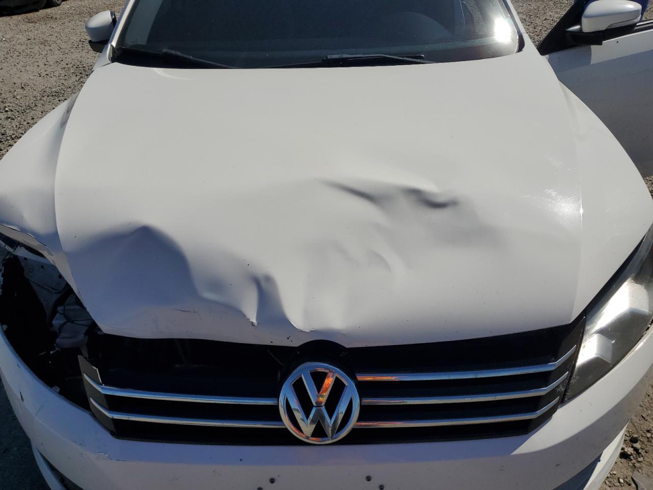 2014 VOLKSWAGEN Passat