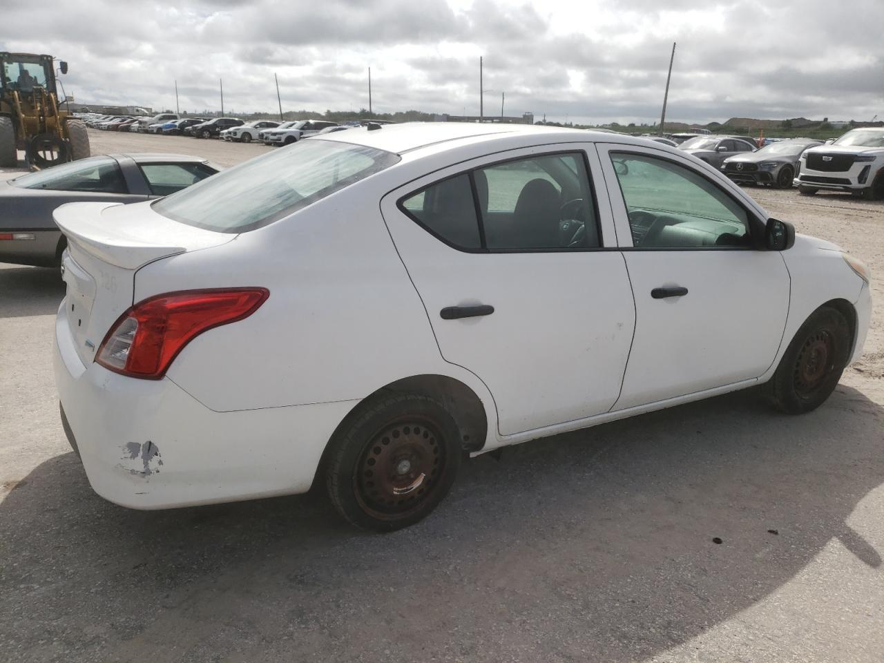 2015 NISSAN VERSA