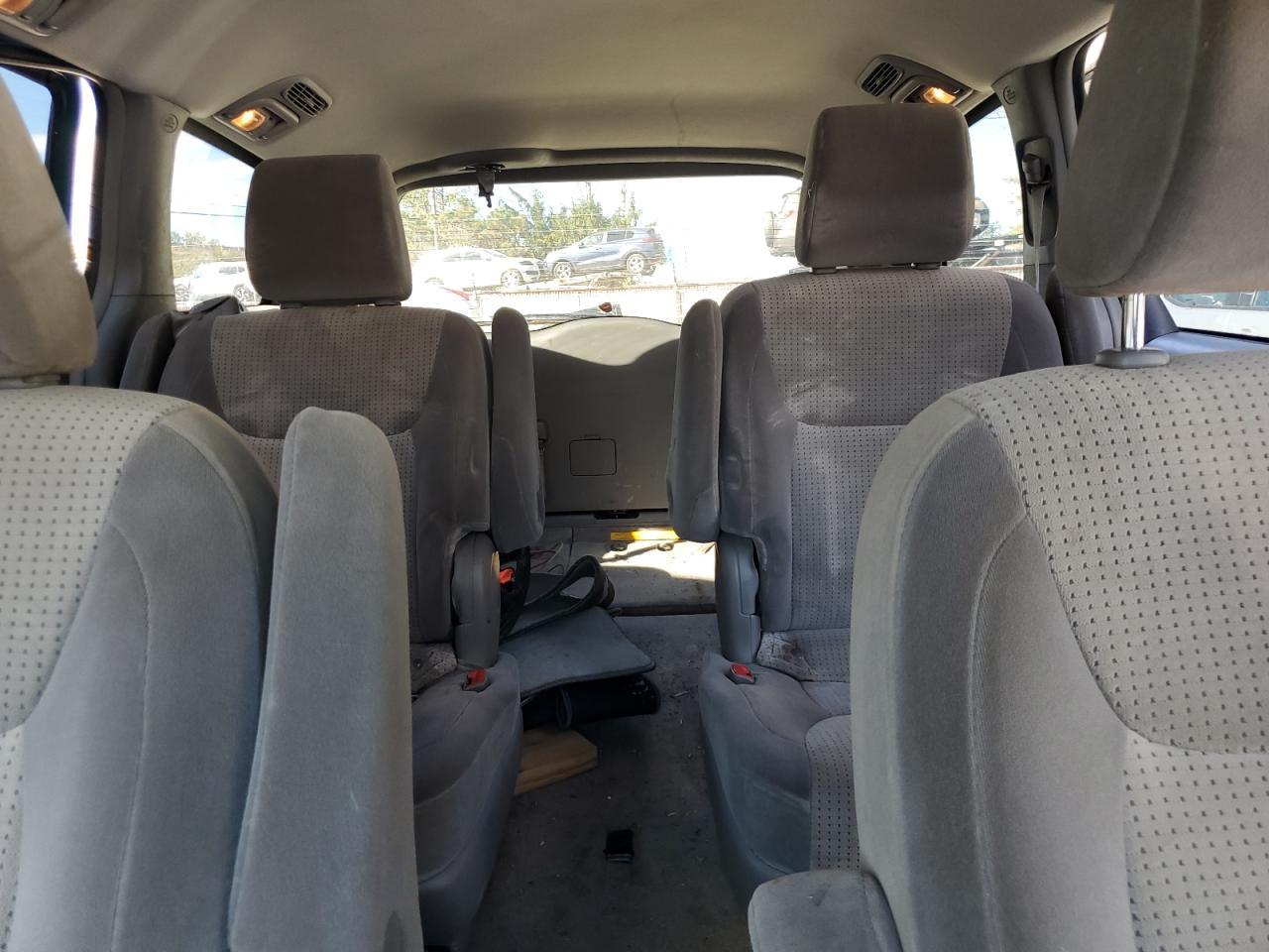 2009 TOYOTA SIENNA