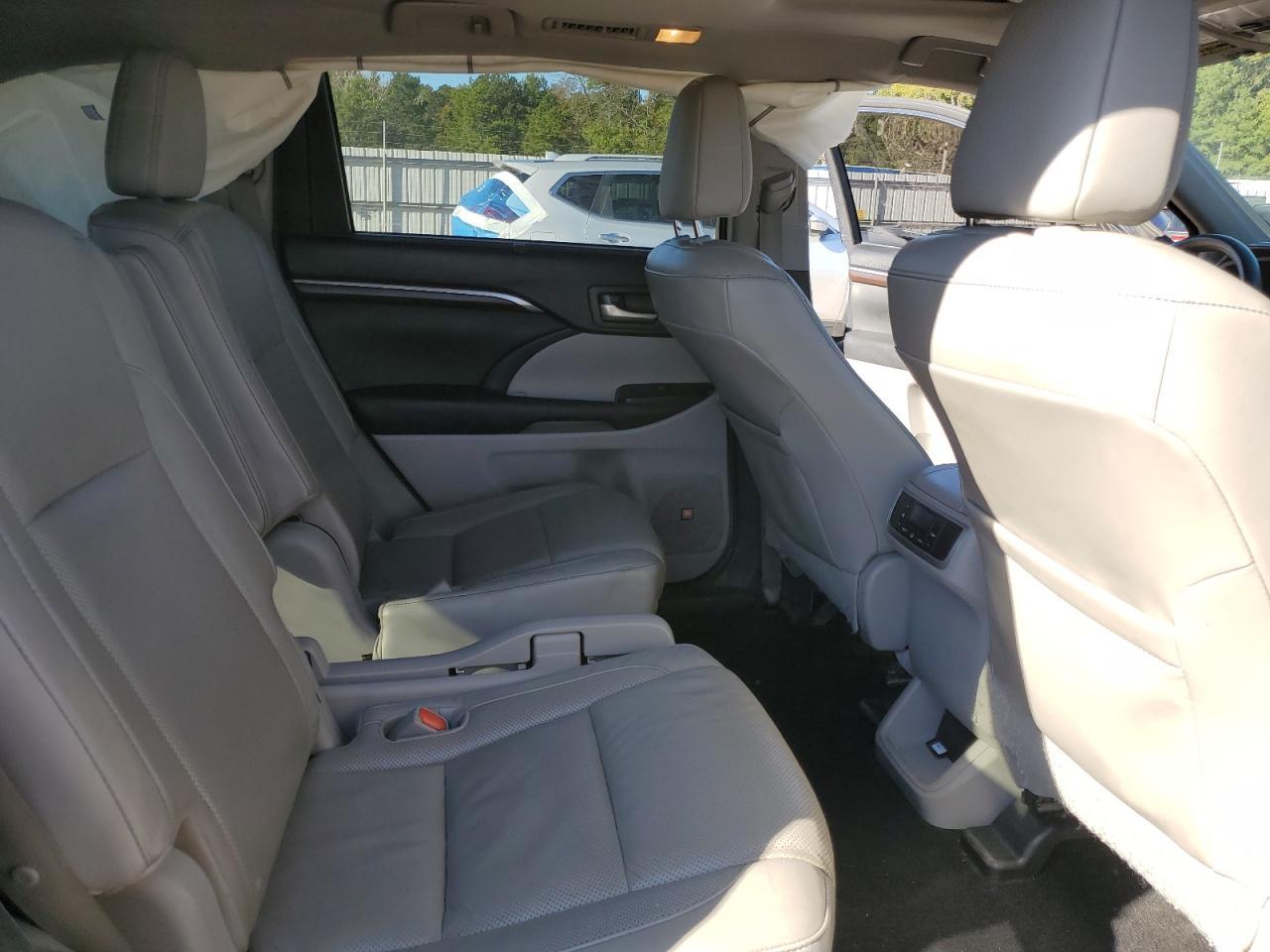 2015 TOYOTA HIGHLANDER