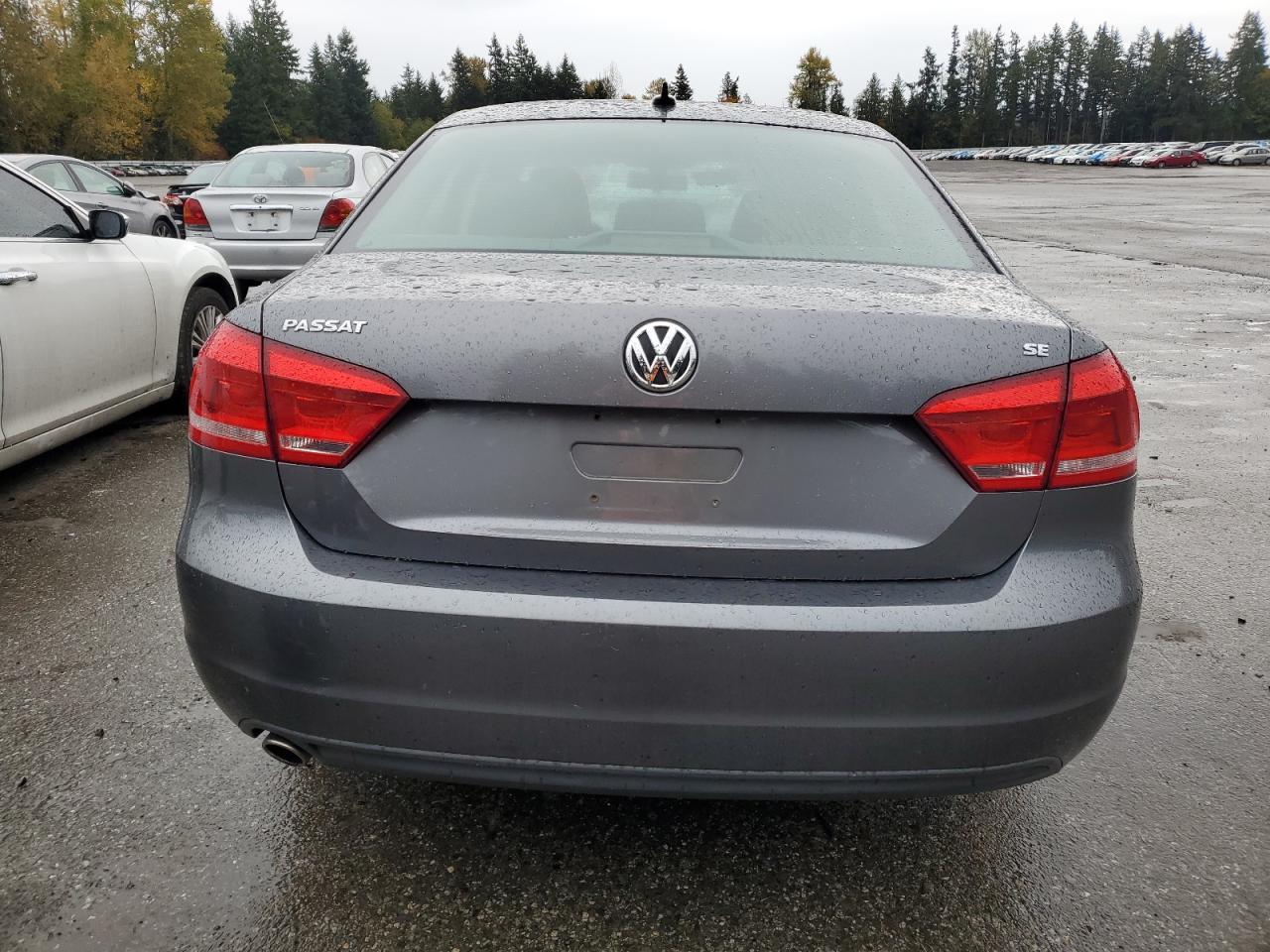 2012 VOLKSWAGEN Passat