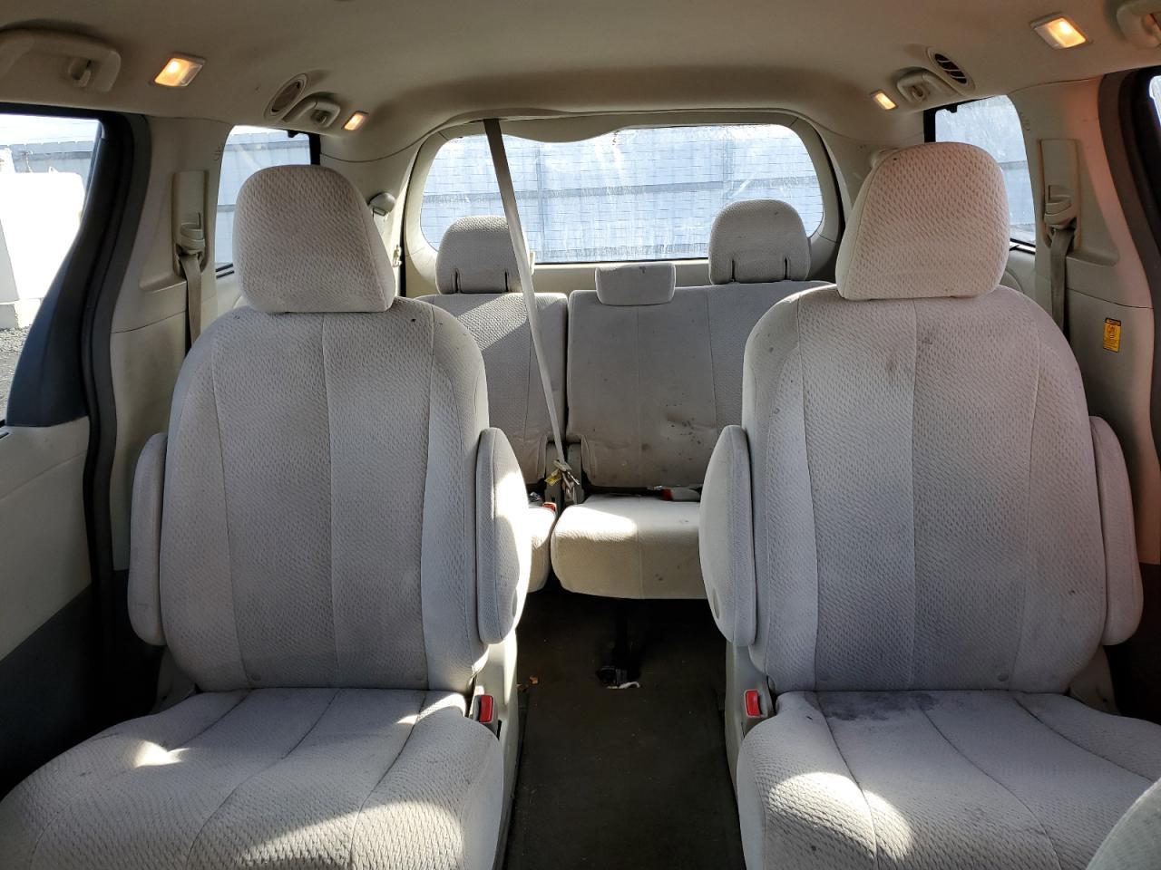 2013 TOYOTA SIENNA