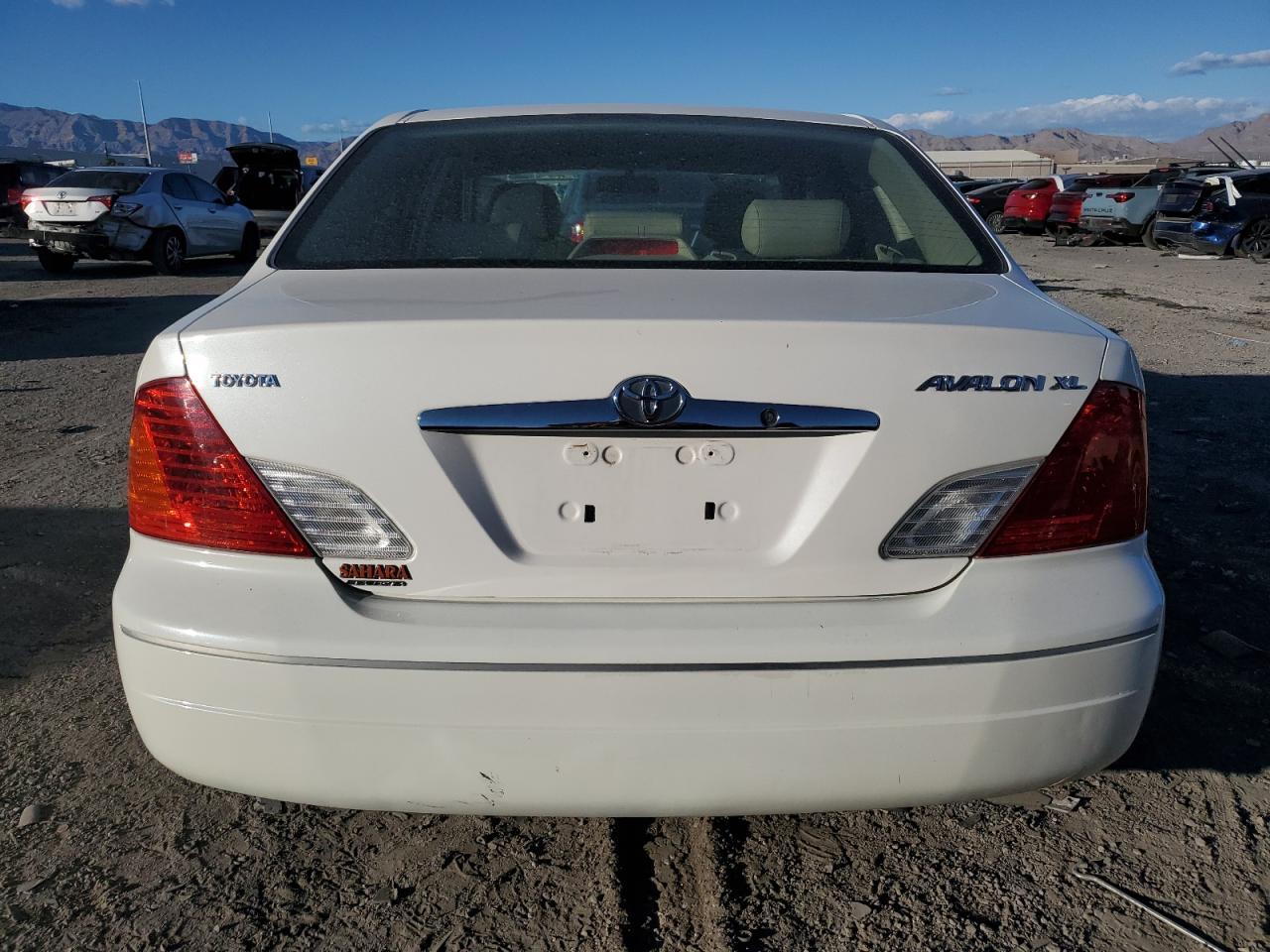 2002 TOYOTA Avalon