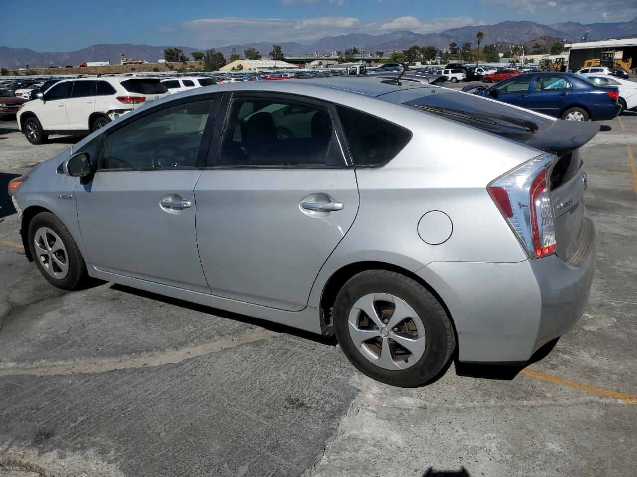 2015 TOYOTA PRIUS