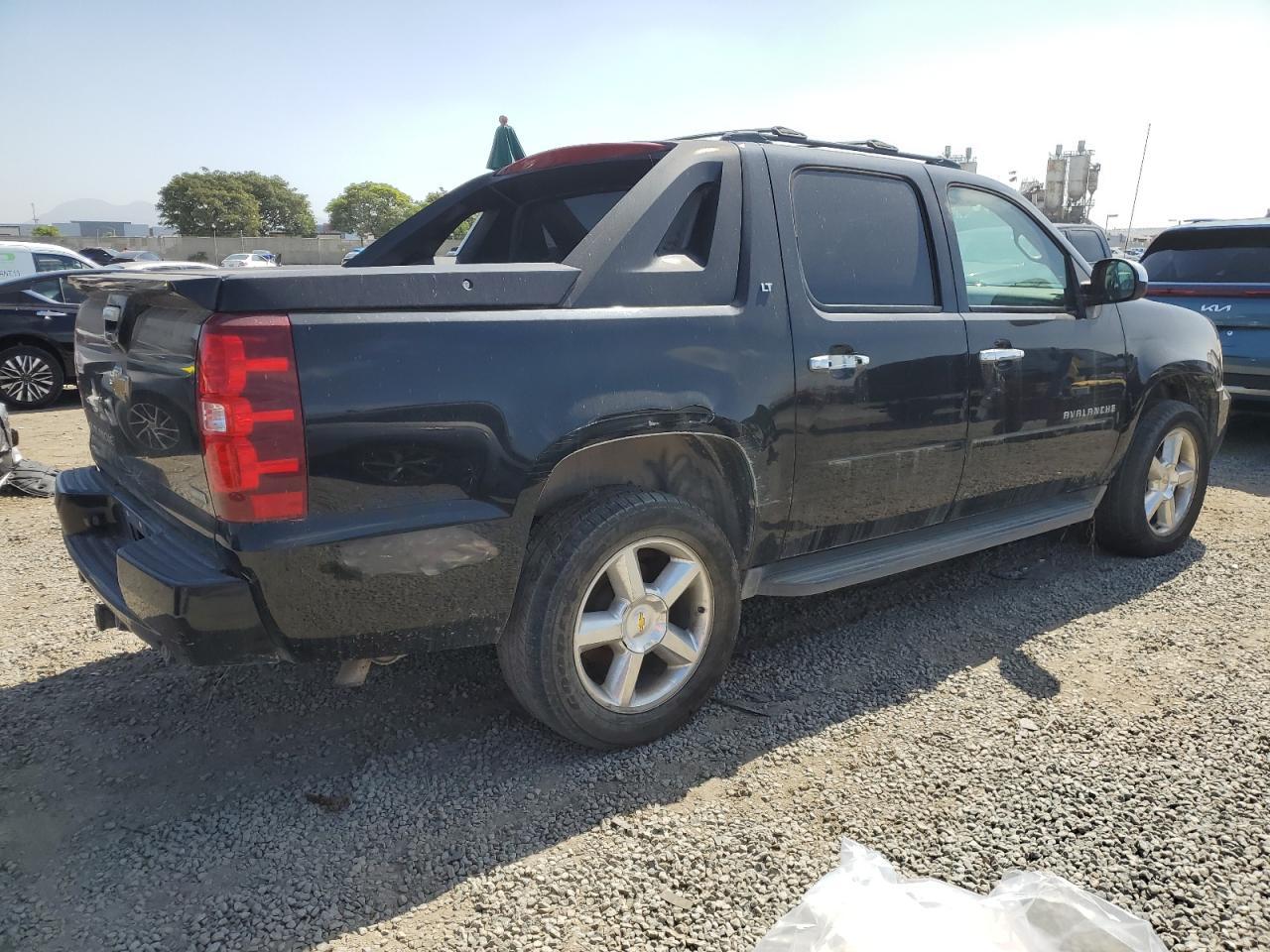 2011 CHEVROLET Avalanche