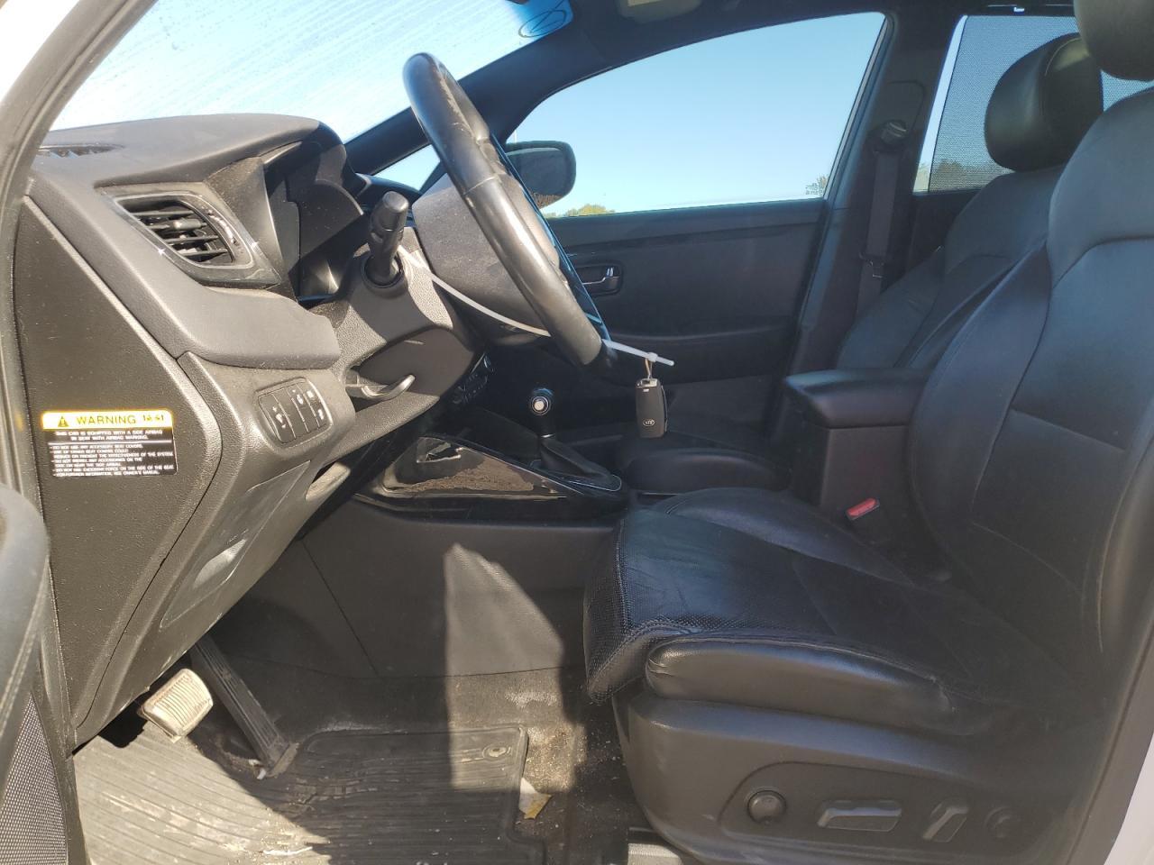 2015 KIA RONDO