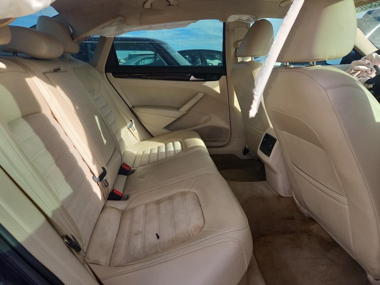 2015 VOLKSWAGEN Passat