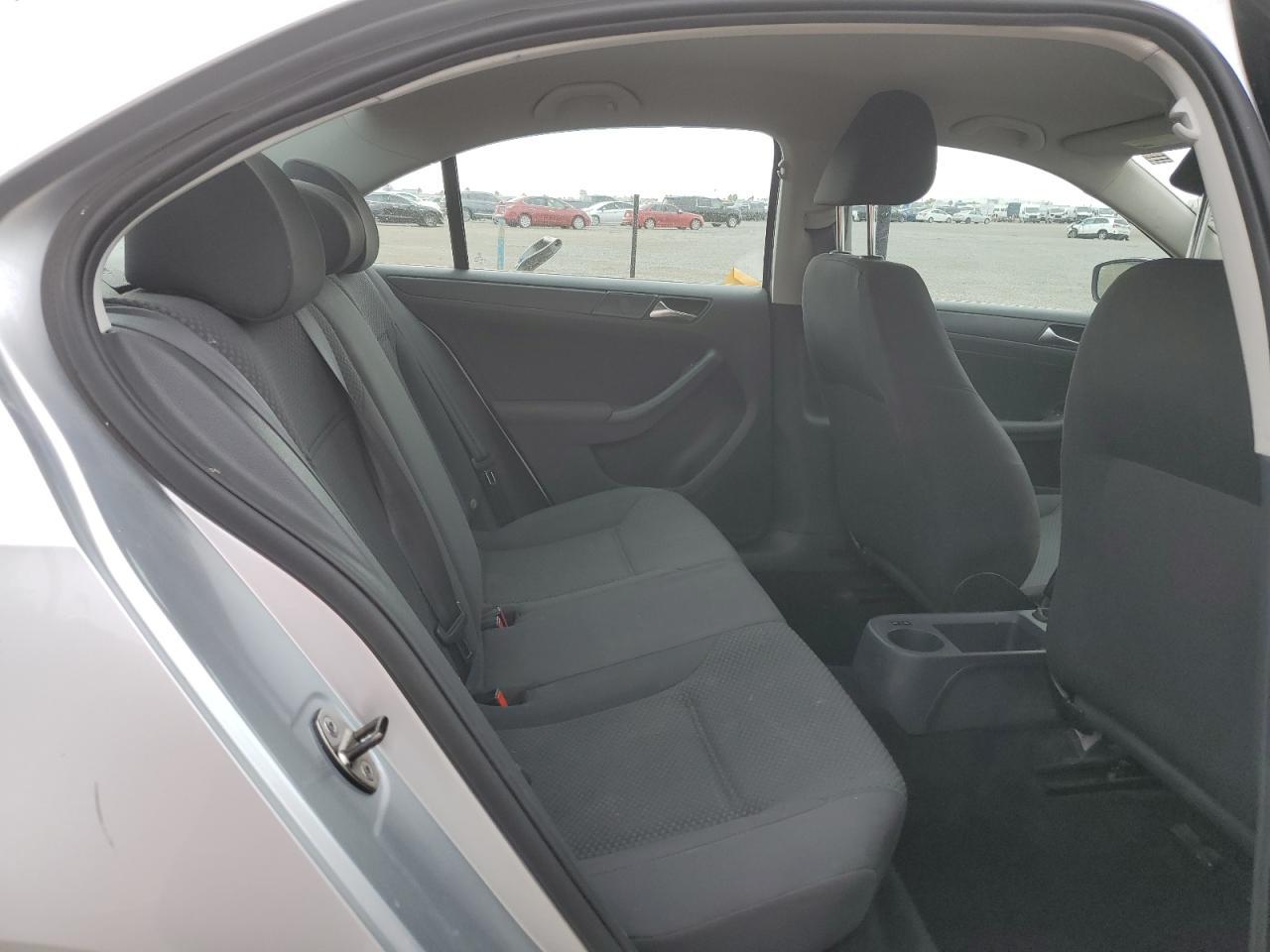 2011 VOLKSWAGEN JETTA