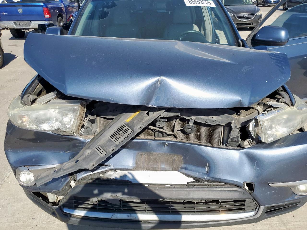 2013 TOYOTA HIGHLANDER