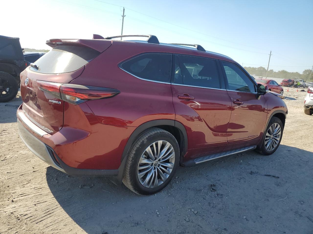 2024 TOYOTA HIGHLANDER