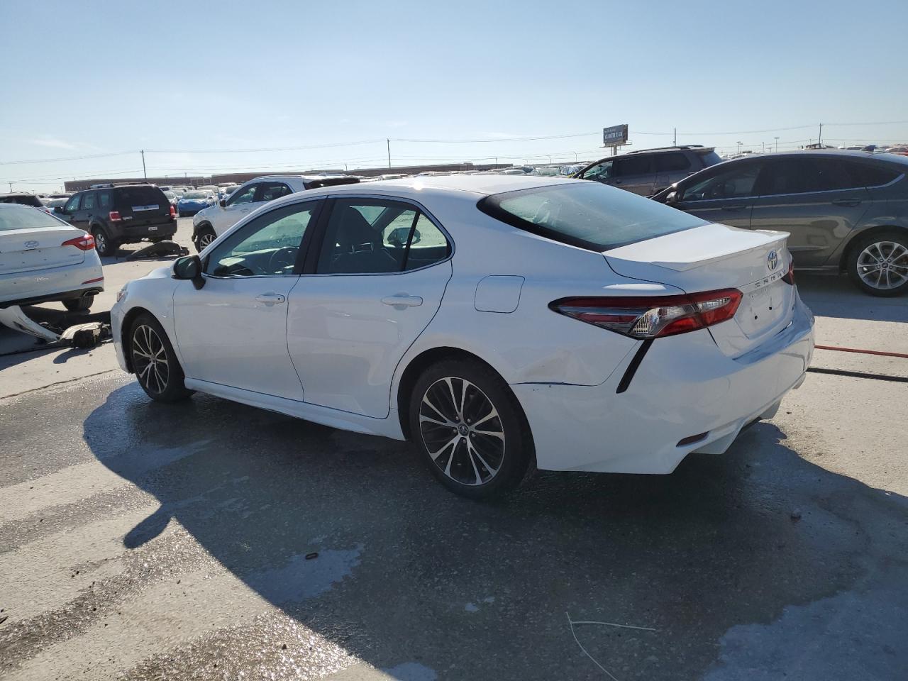 2018 TOYOTA CAMRY