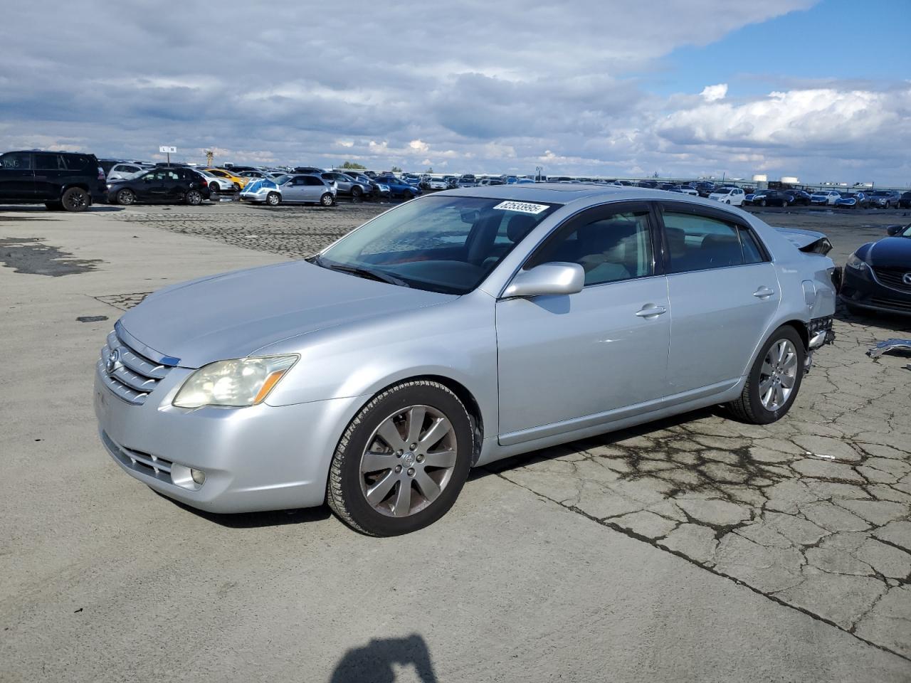 2005 TOYOTA Avalon