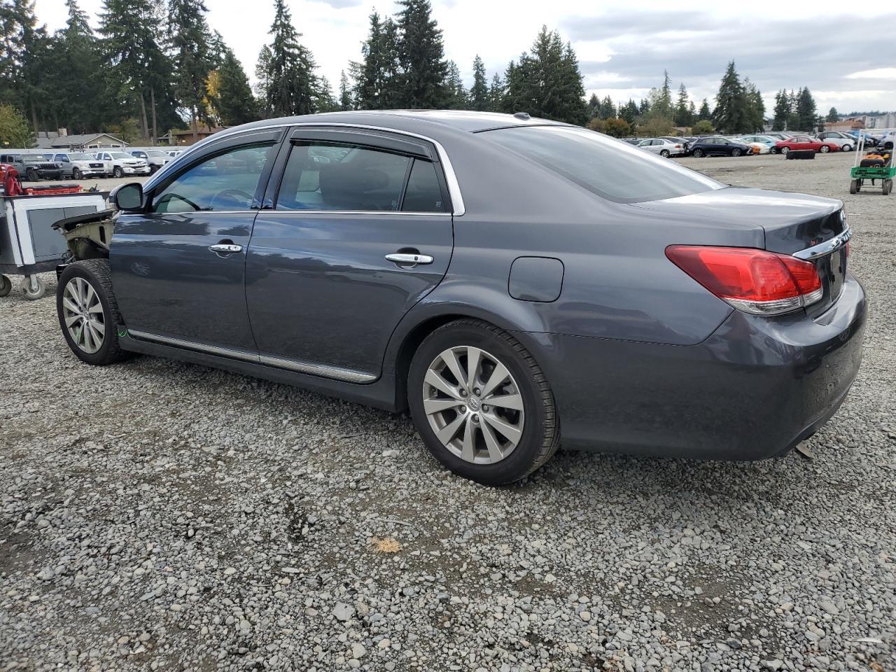 2011 TOYOTA Avalon