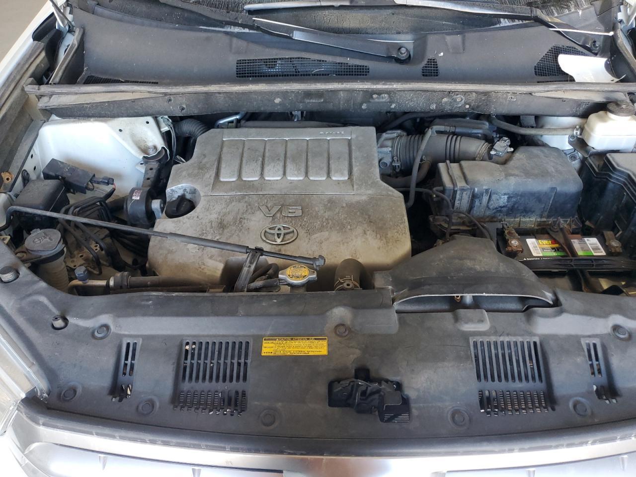2011 TOYOTA HIGHLANDER