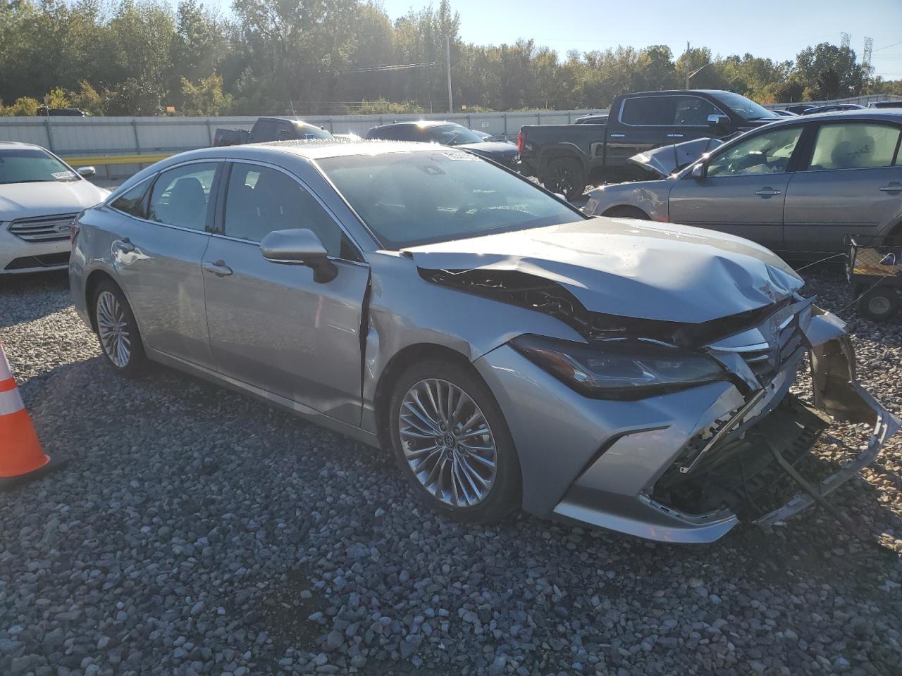 2019 TOYOTA Avalon