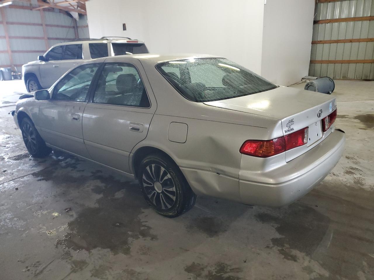 2001 TOYOTA CAMRY