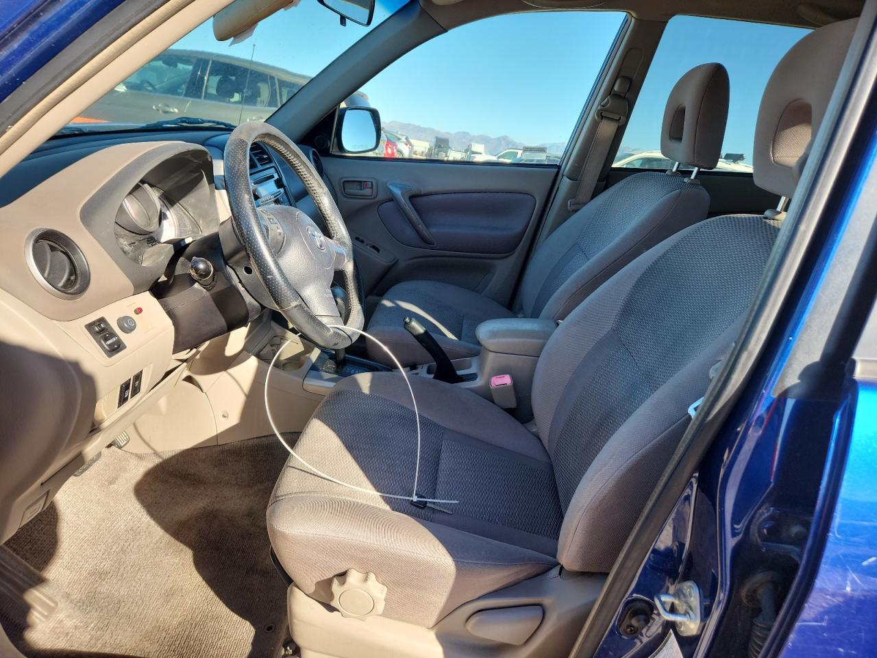 2004 TOYOTA RAV4