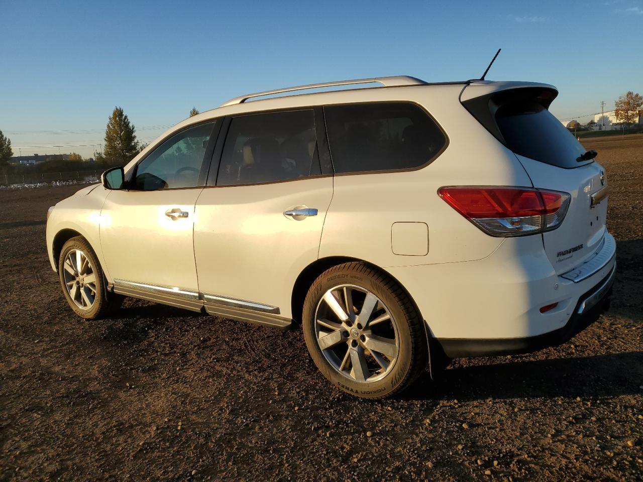 2014 NISSAN PATHFINDER