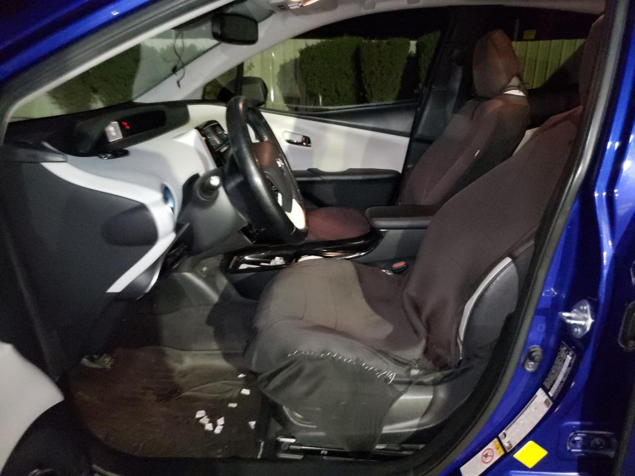 2016 TOYOTA PRIUS