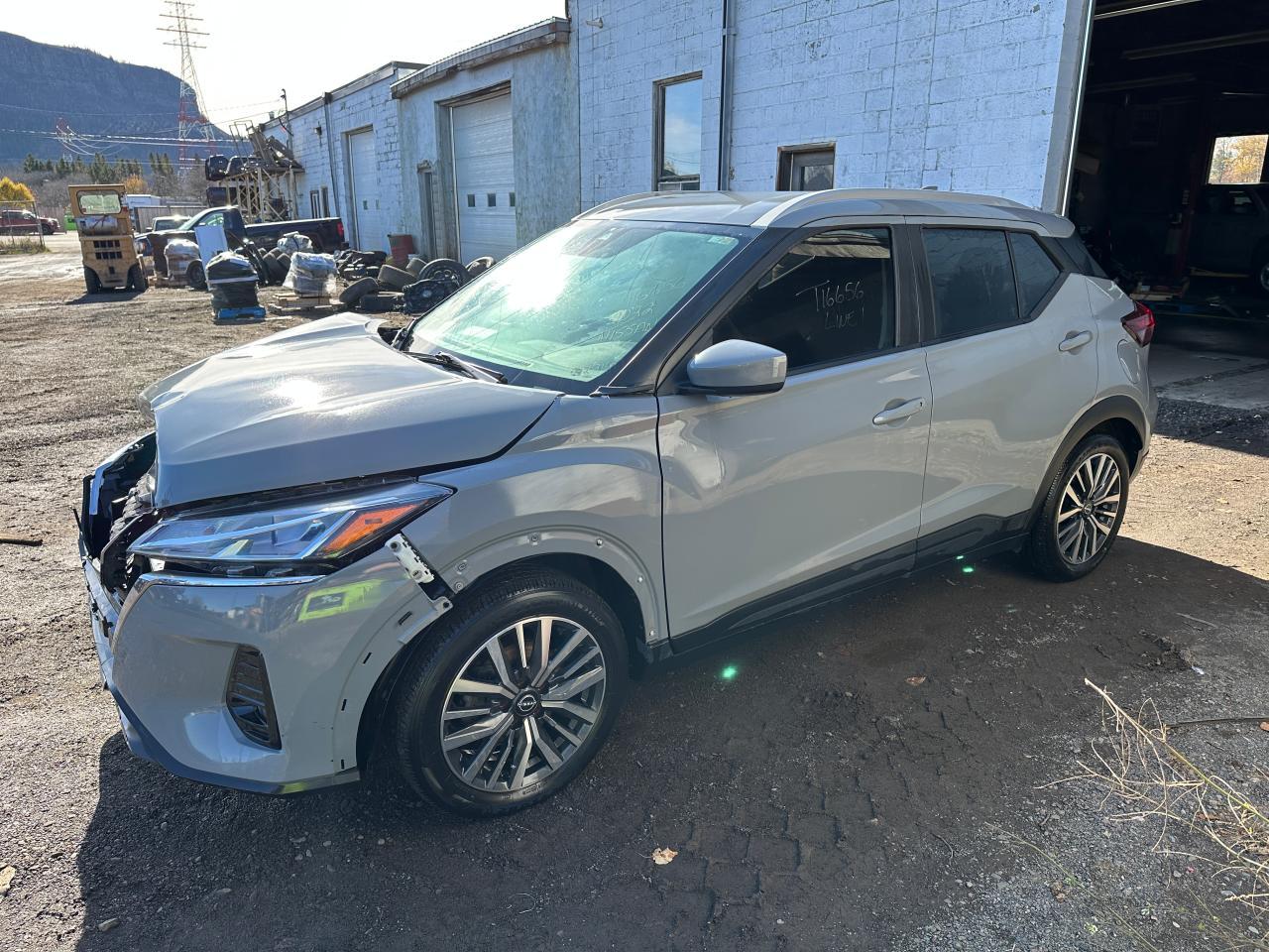 2022 NISSAN KICKS