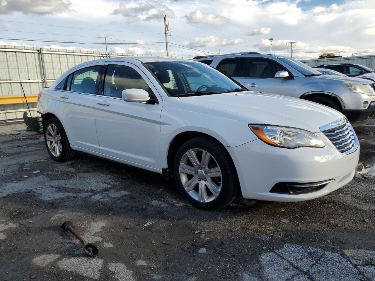 2011 CHRYSLER 200