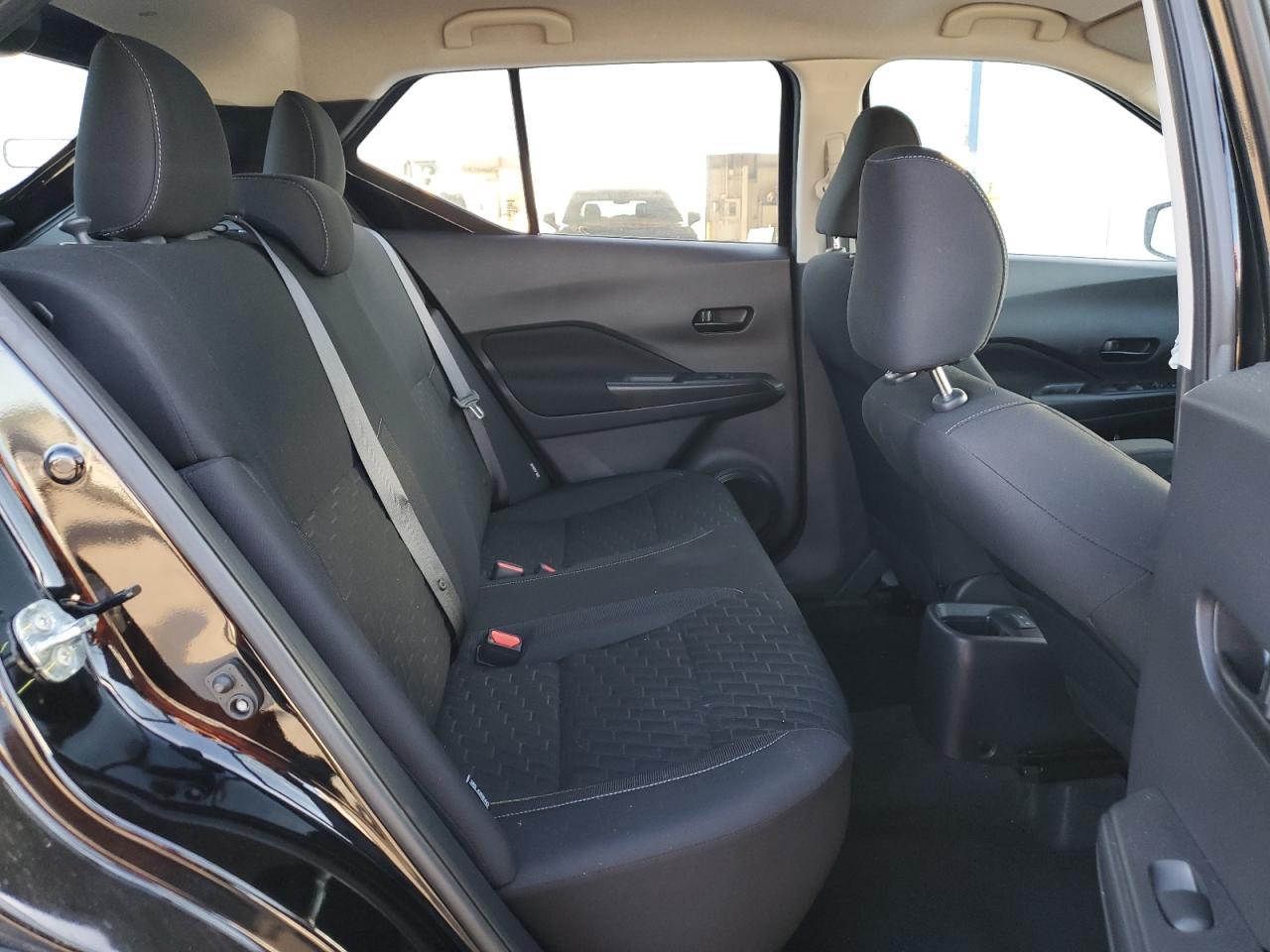 2022 NISSAN KICKS