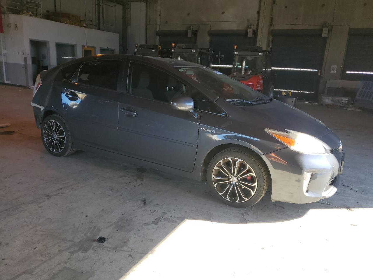 2015 TOYOTA PRIUS