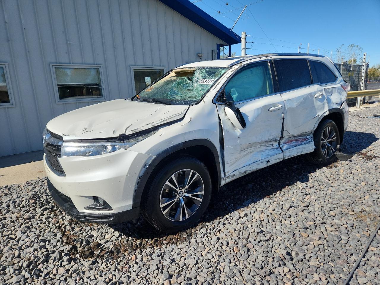 2016 TOYOTA HIGHLANDER