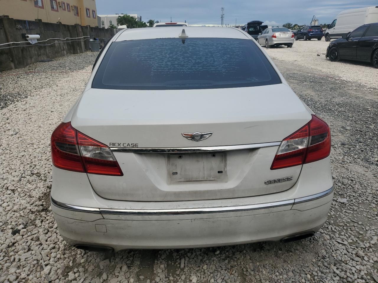 2013 HYUNDAI GENESIS