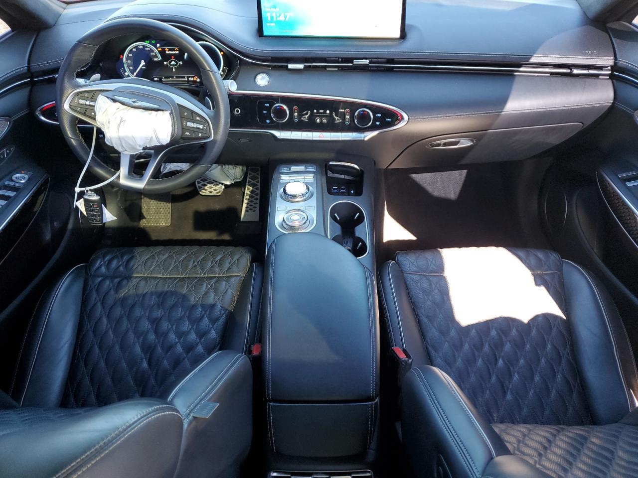 2024 GENESIS GV70
