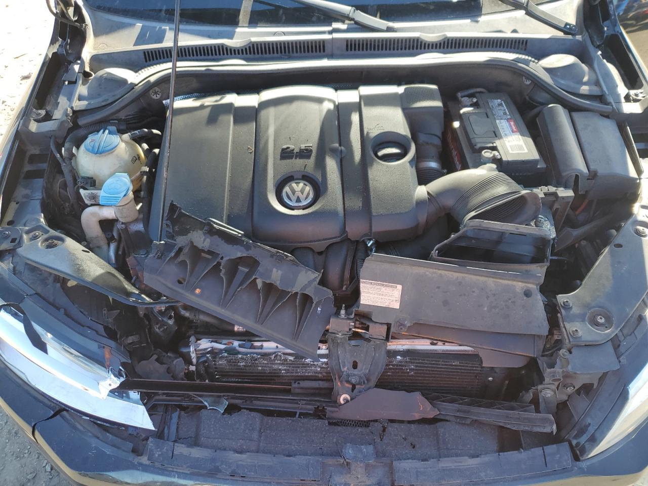 2011 VOLKSWAGEN JETTA