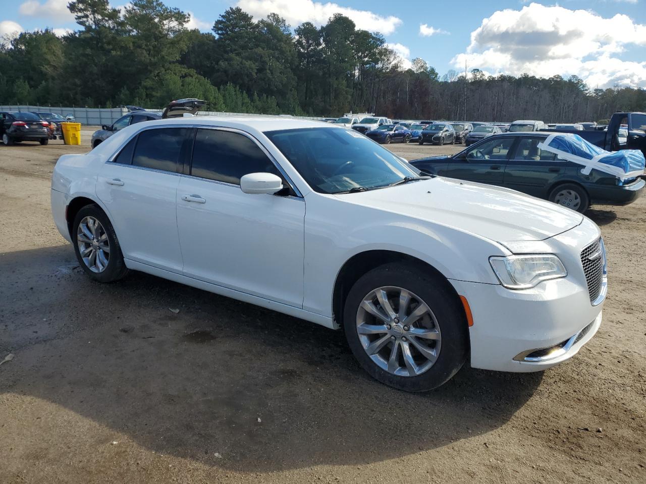 2017 CHRYSLER 300